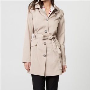 Trench coat in beige